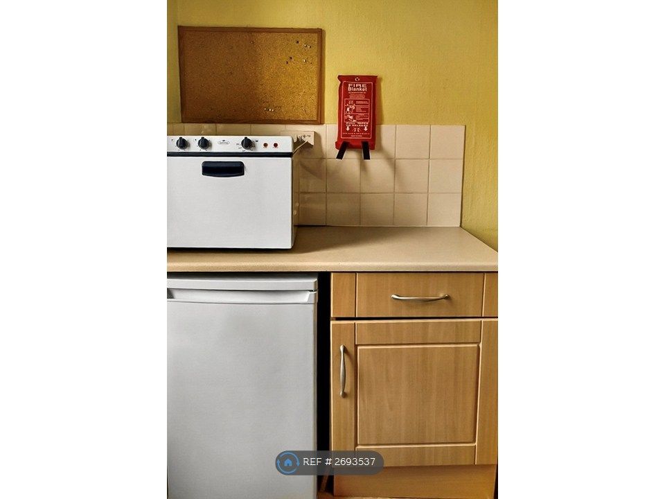 Property photo 3 of 4 Kitchen