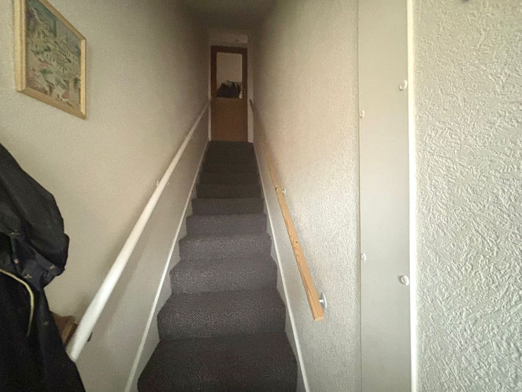 Property photo 2 of 12 Entrance Hall