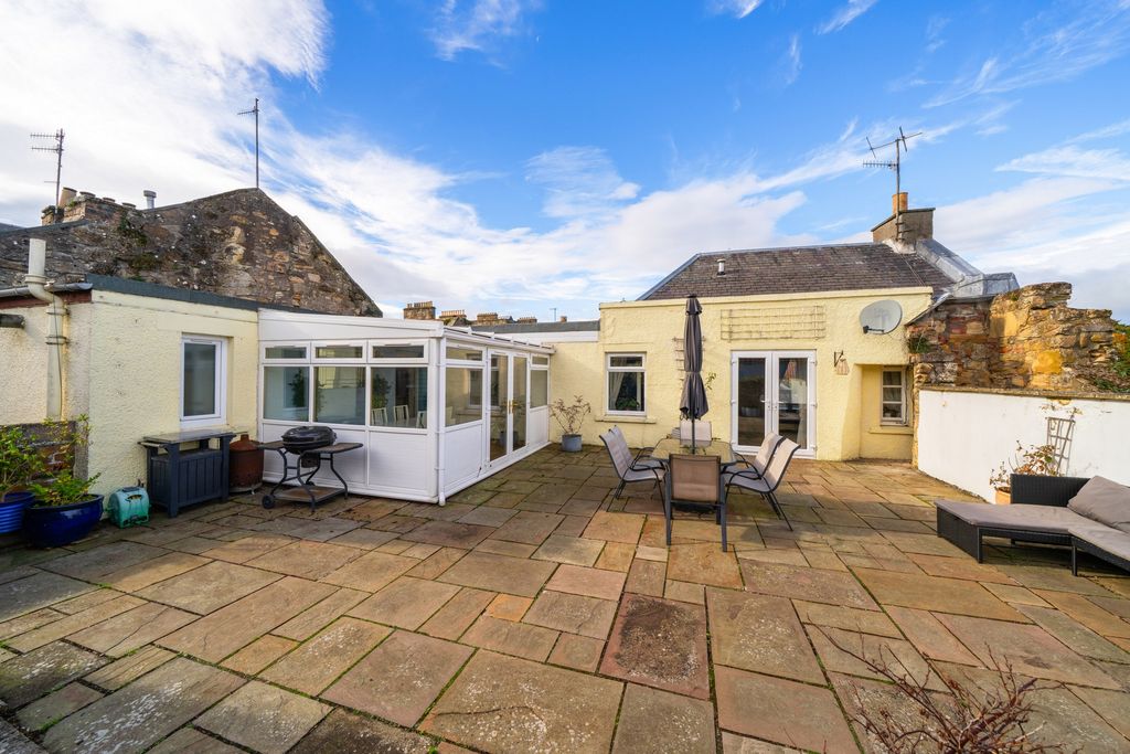 Property photo 1 of 31 Photo 27