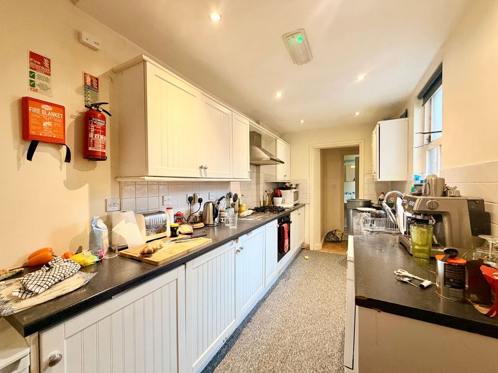 Property photo 3 of 15 Kitchen