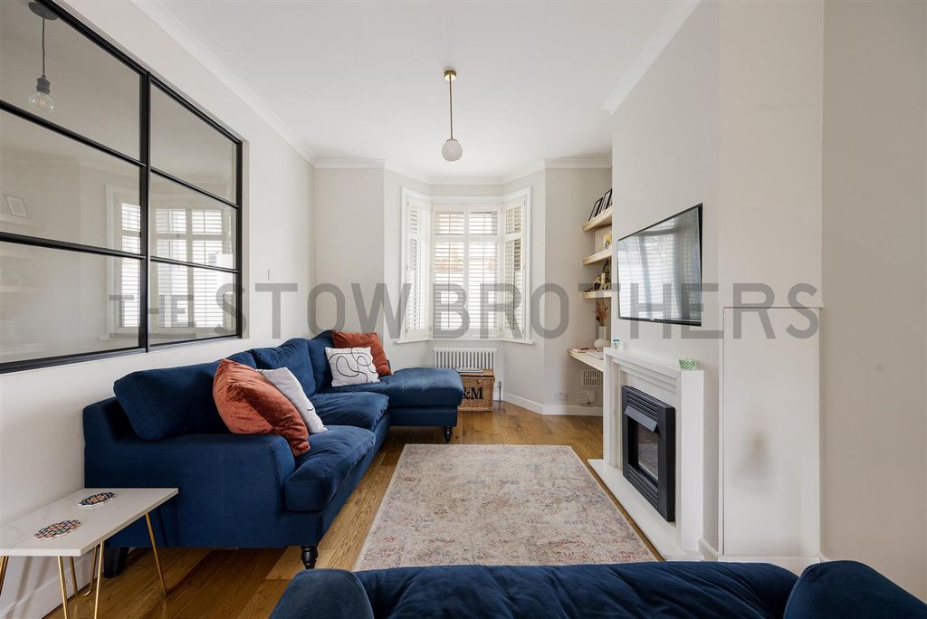 Property photo 3 of 35