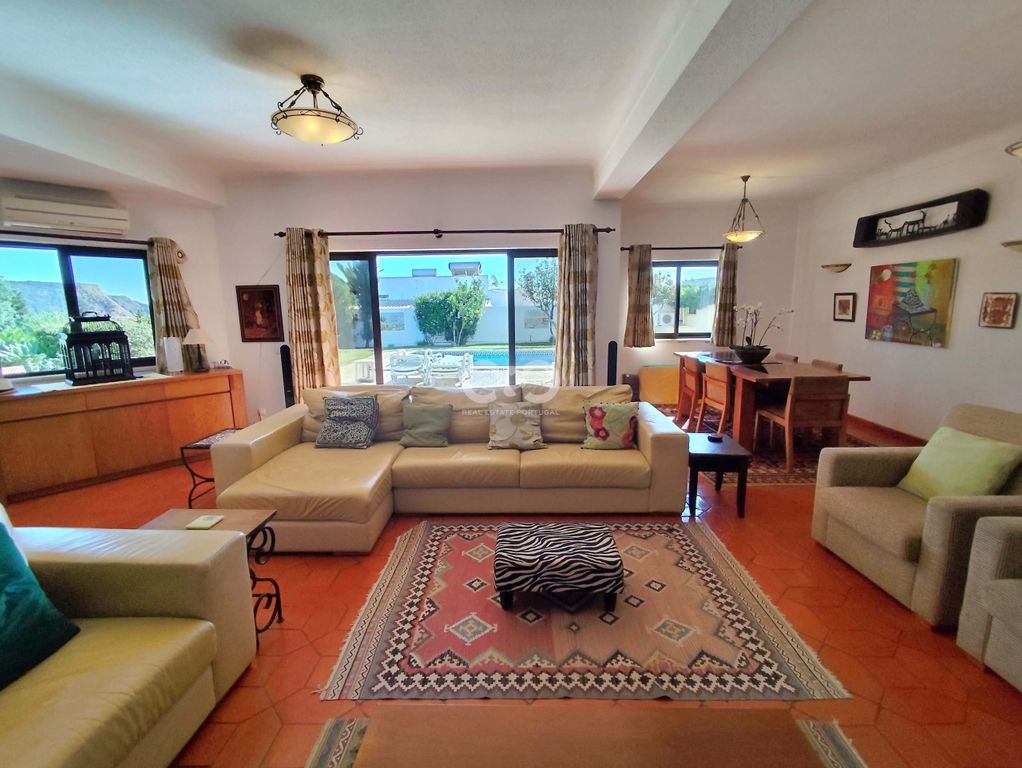 Property photo 2 of 30