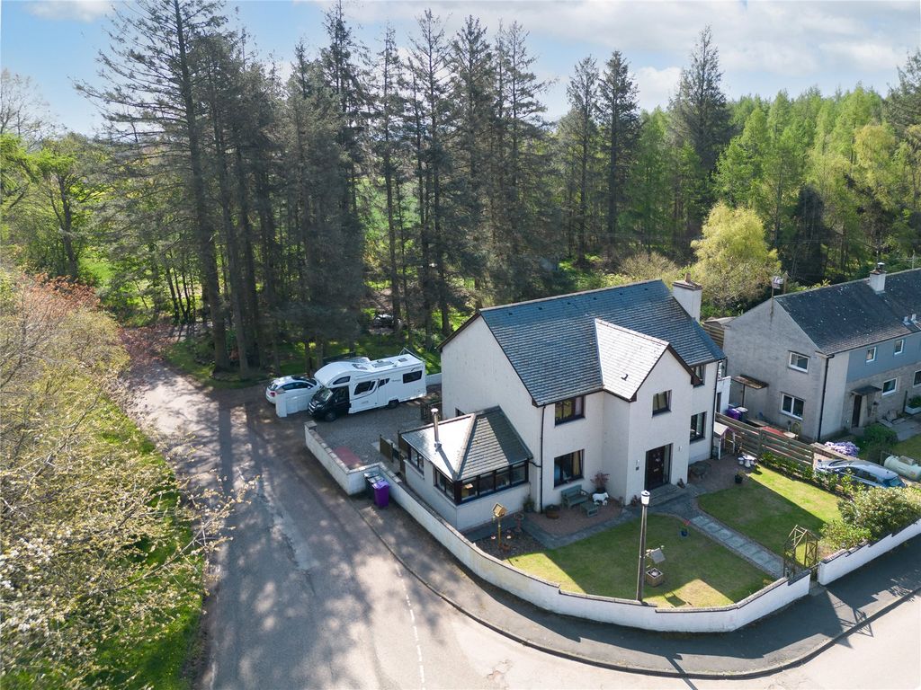 Property photo 3 of 33 Picture No. 01