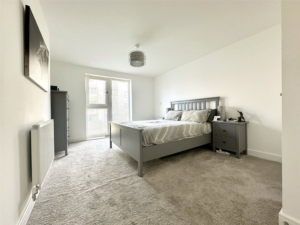 Property photo 3 of 26 Master Bedroom