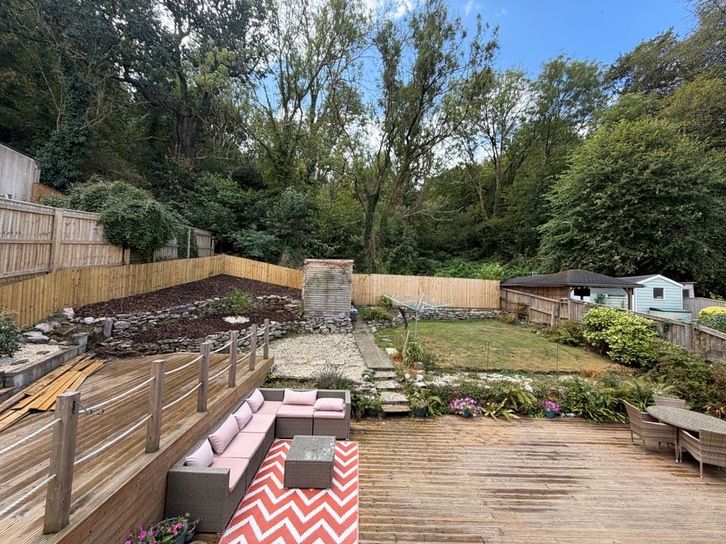 Property photo 3 of 23 9