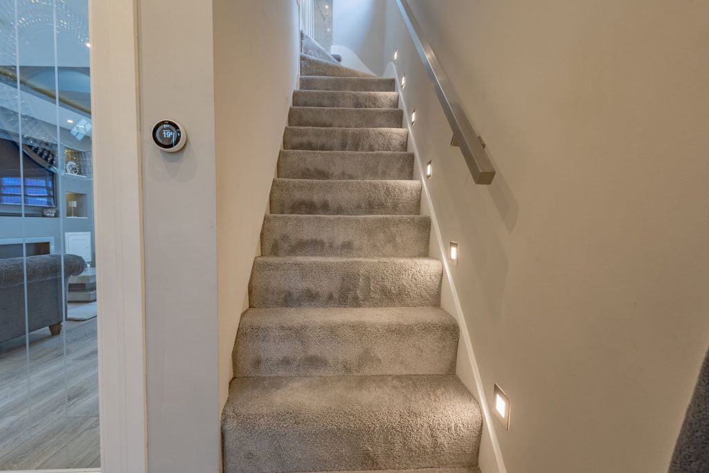 Property photo 3 of 42