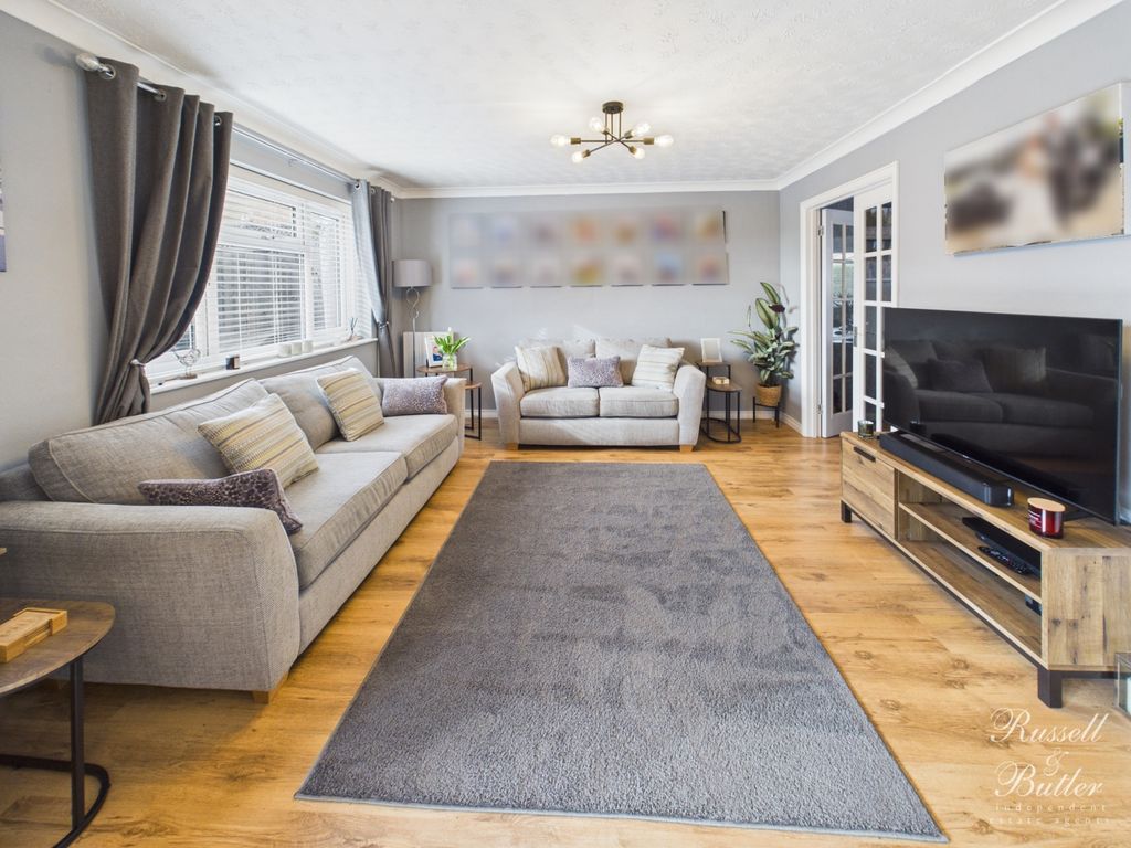 Property photo 3 of 19 Cam02127G0-Pr0387-Still029