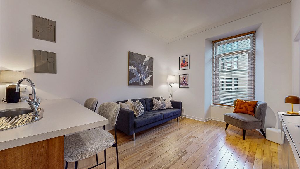 Property photo 2 of 25 8-Print-14 Dowanhill Street Flat 1.2_18