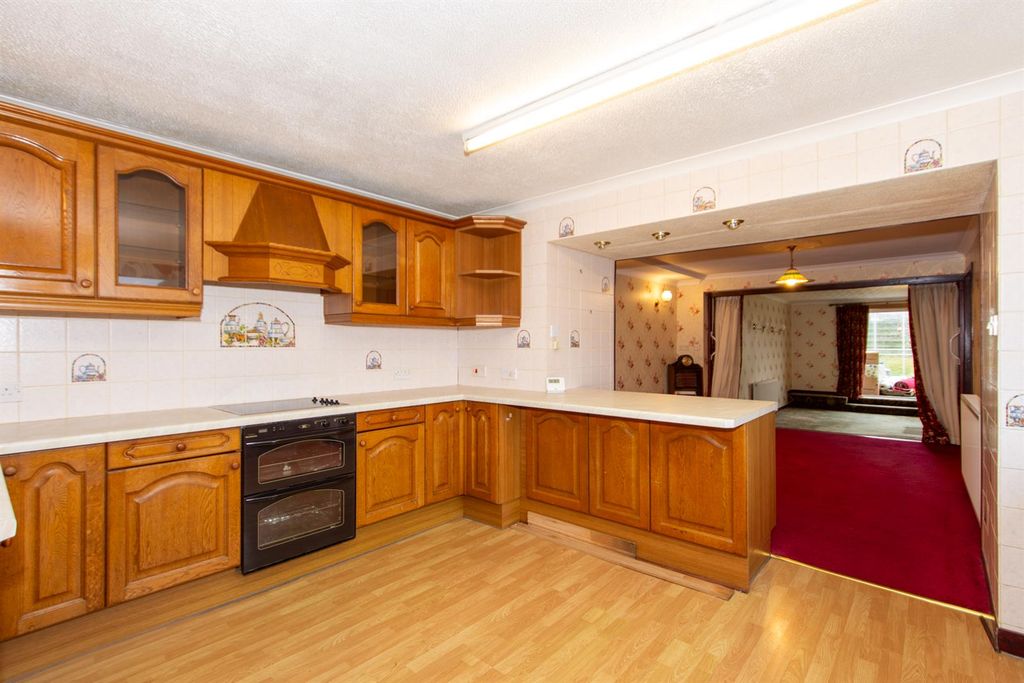 Property photo 3 of 24 Kitchen