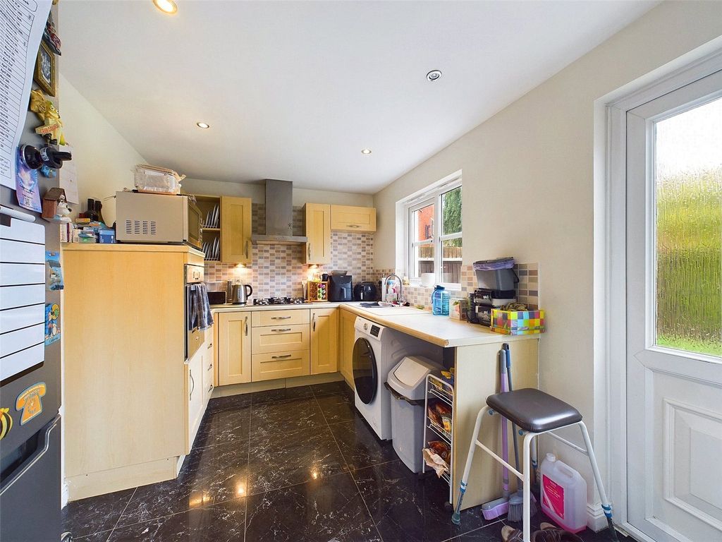 Property photo 3 of 15 Picture No. 12