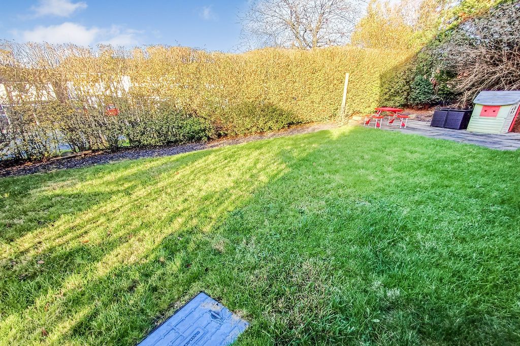 Property photo 2 of 7 49 Cross Lane, Marple, Stockport Sk6 6Dj