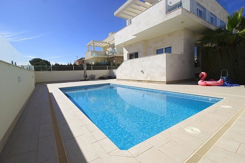 Property photo 1 of 34