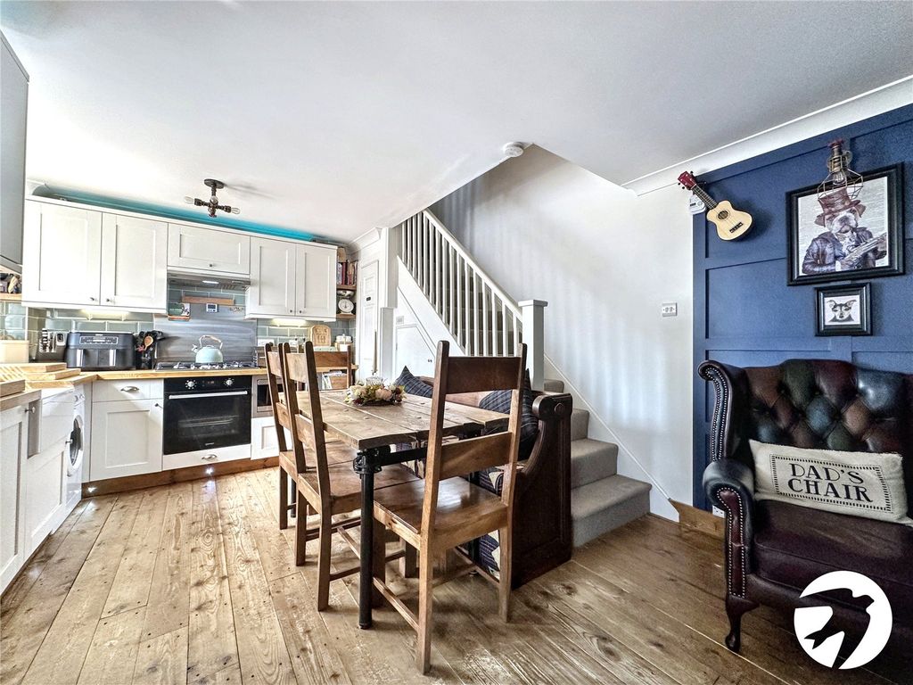 Property photo 3 of 10 Dining Area