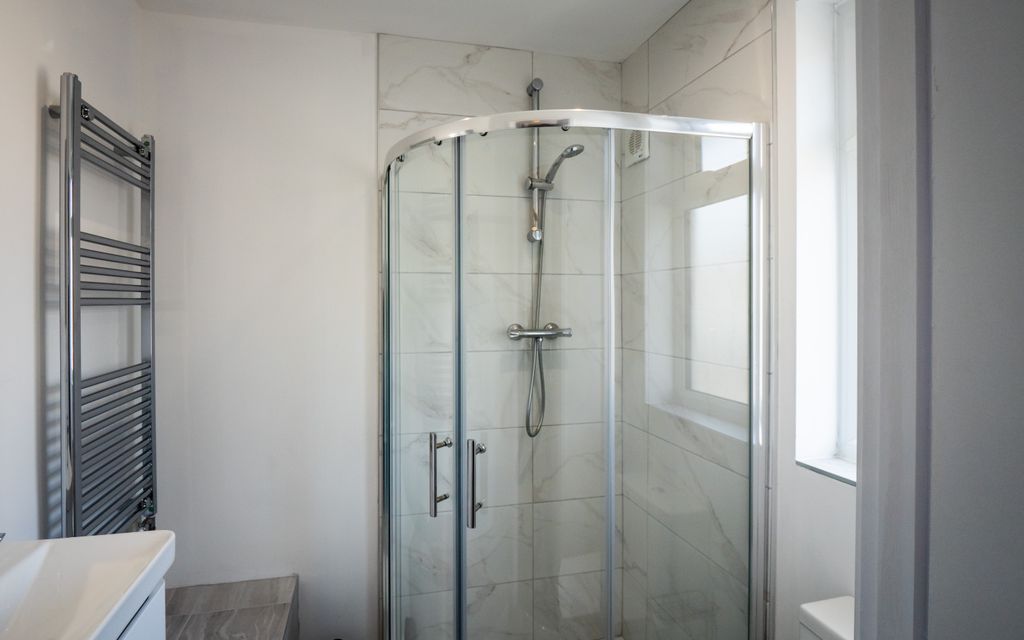 Property photo 3 of 7 En-Suite