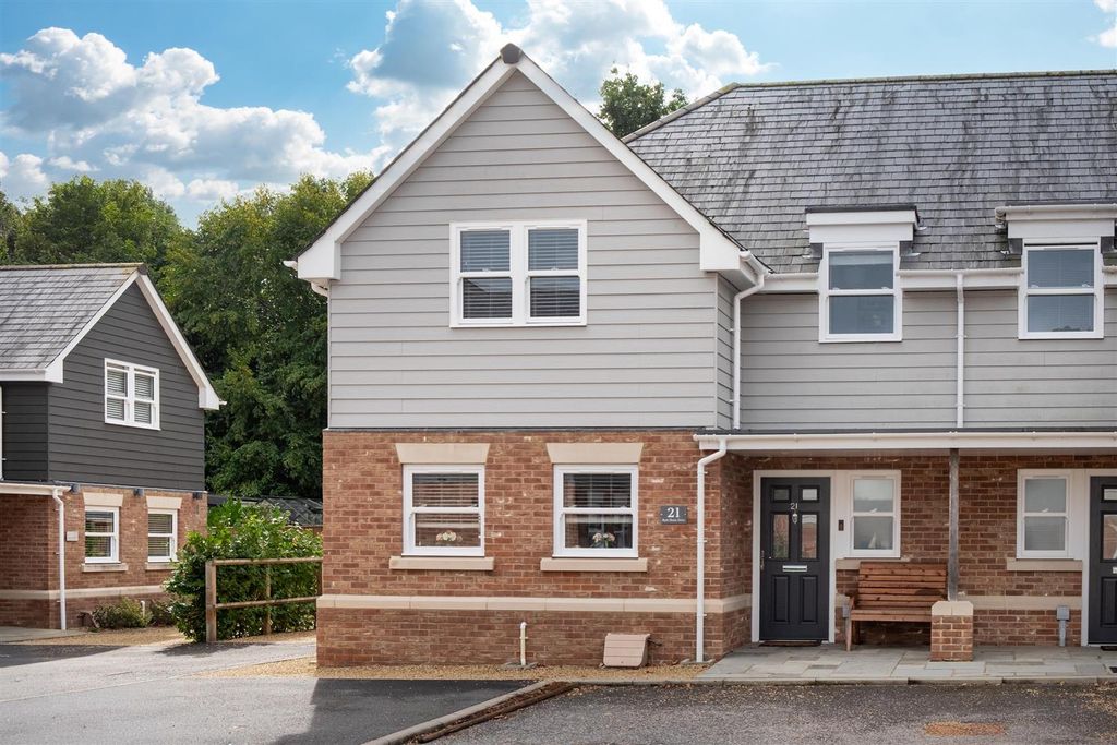Property photo 1 of 28