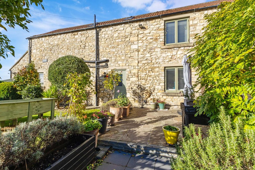 Property photo 3 of 29