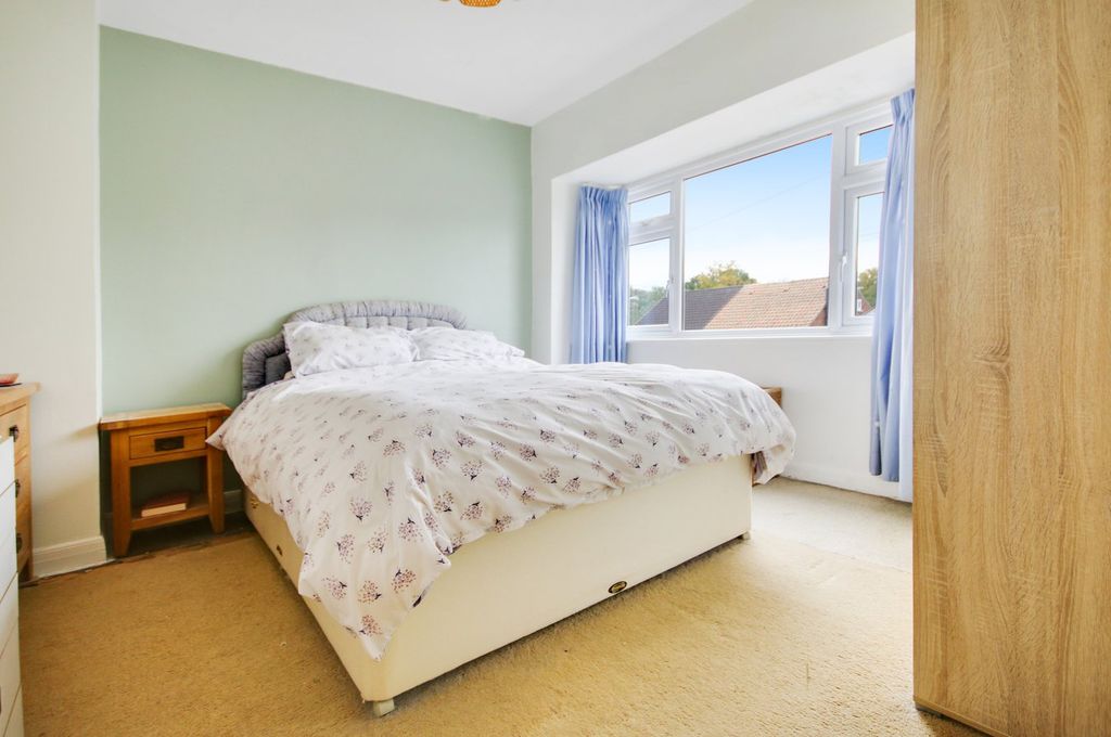 Property photo 3 of 11