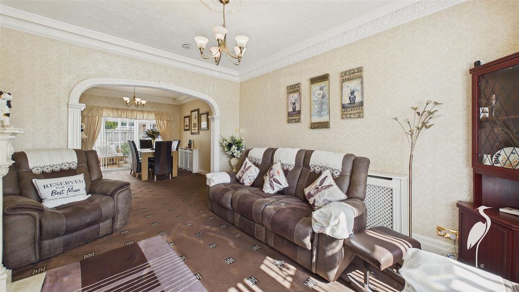 Property photo 3 of 26 Lounge/Dining Room