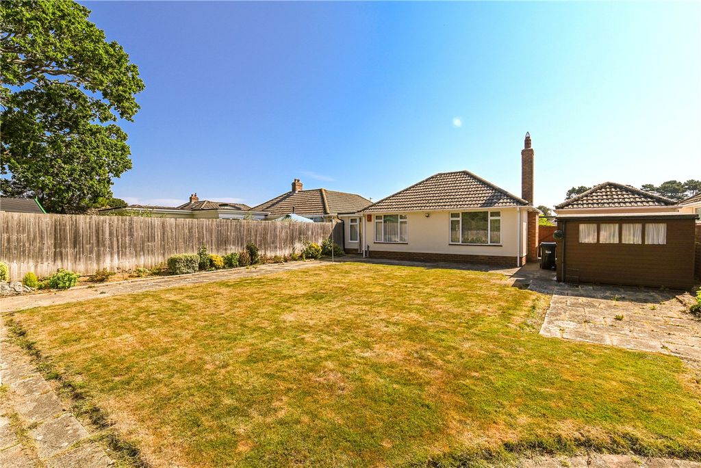 Property photo 2 of 16 Picture No. 21
