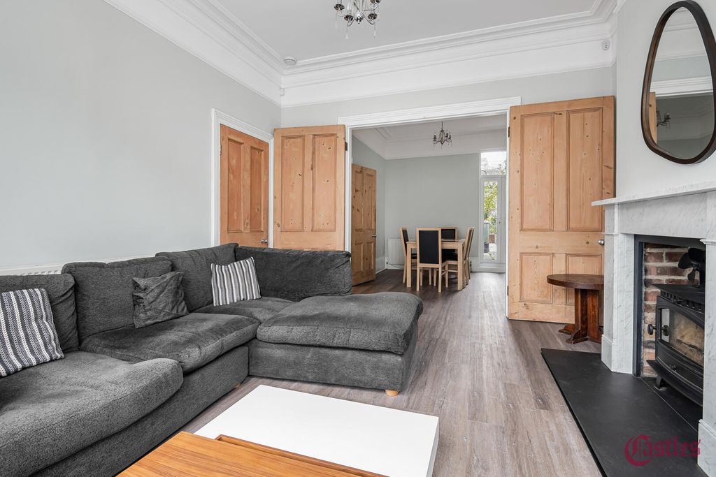 Property photo 2 of 27 Living Room