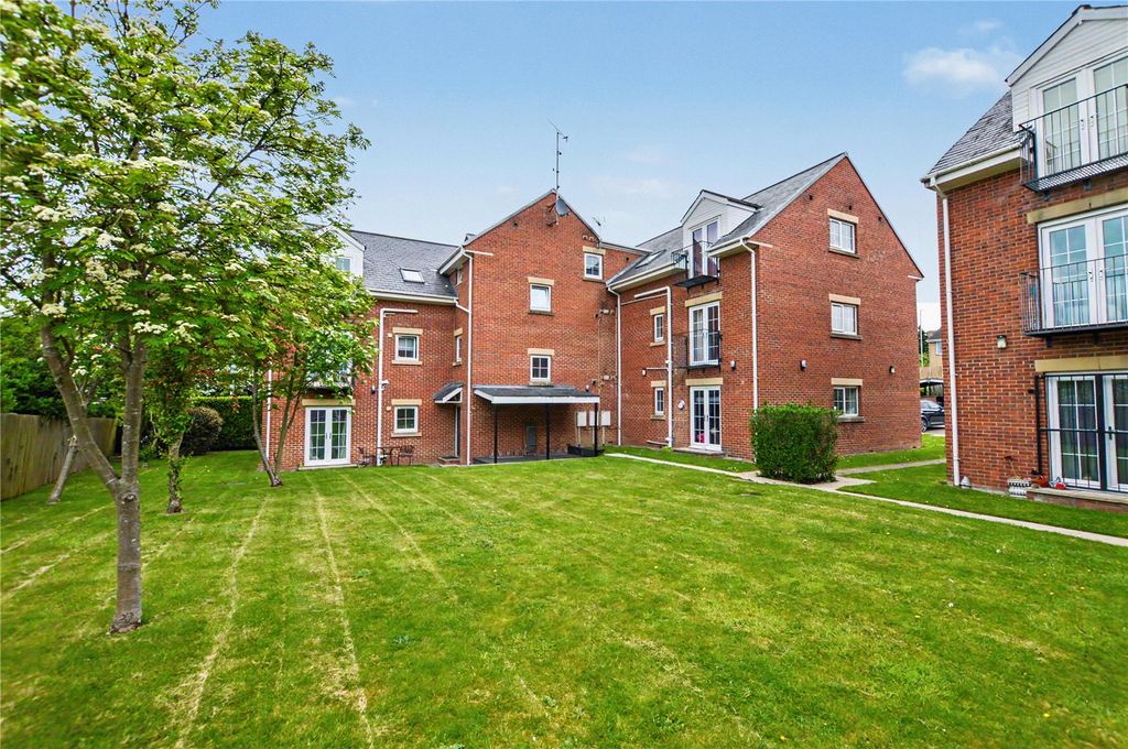 Property photo 2 of 17 Picture No. 21