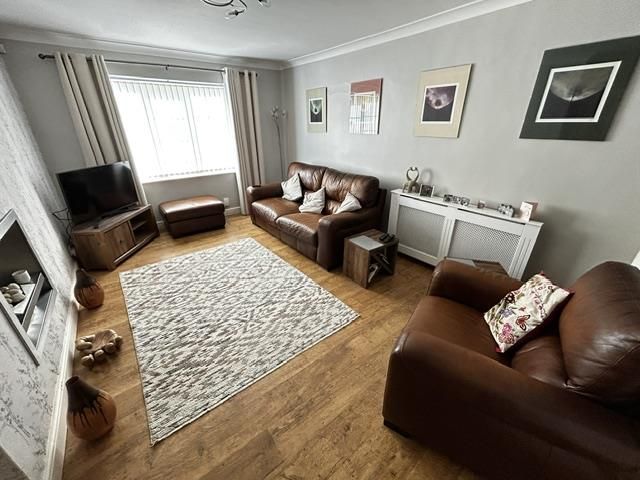 Property photo 2 of 16 Lounge