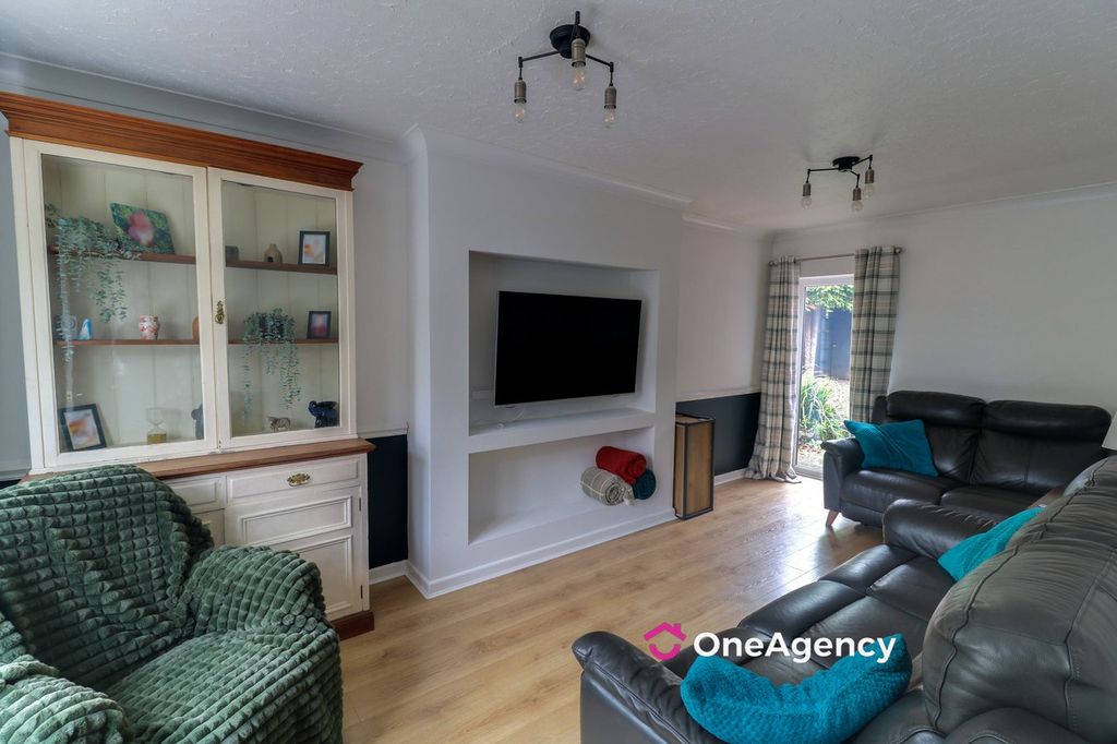 Property photo 2 of 30