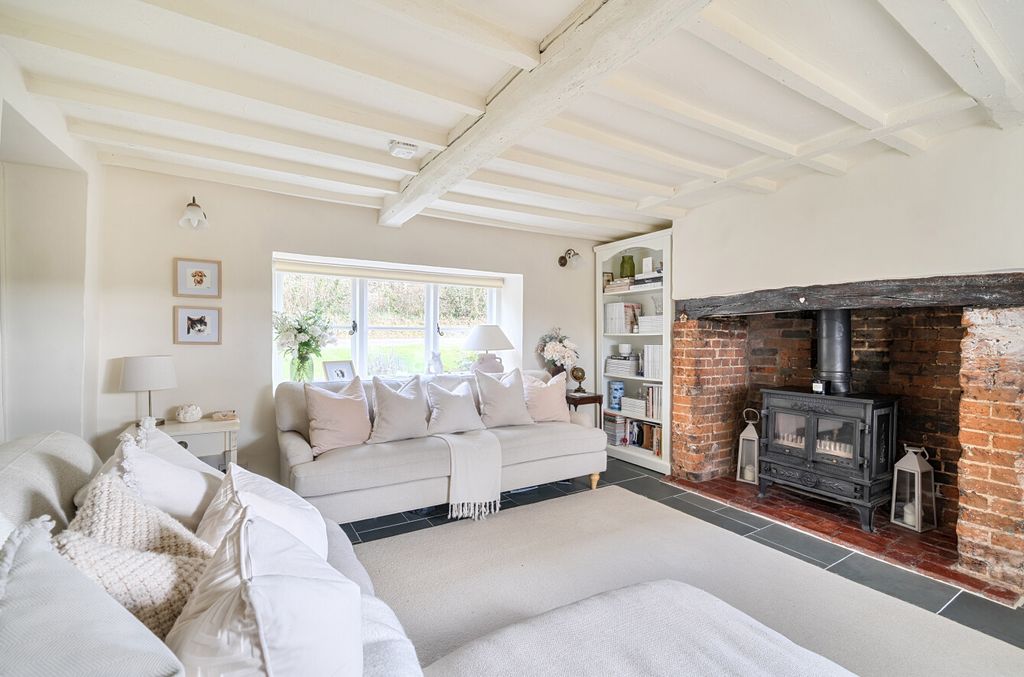 Property photo 2 of 14 1404320-13-697A48...