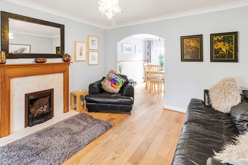 Property photo 2 of 22