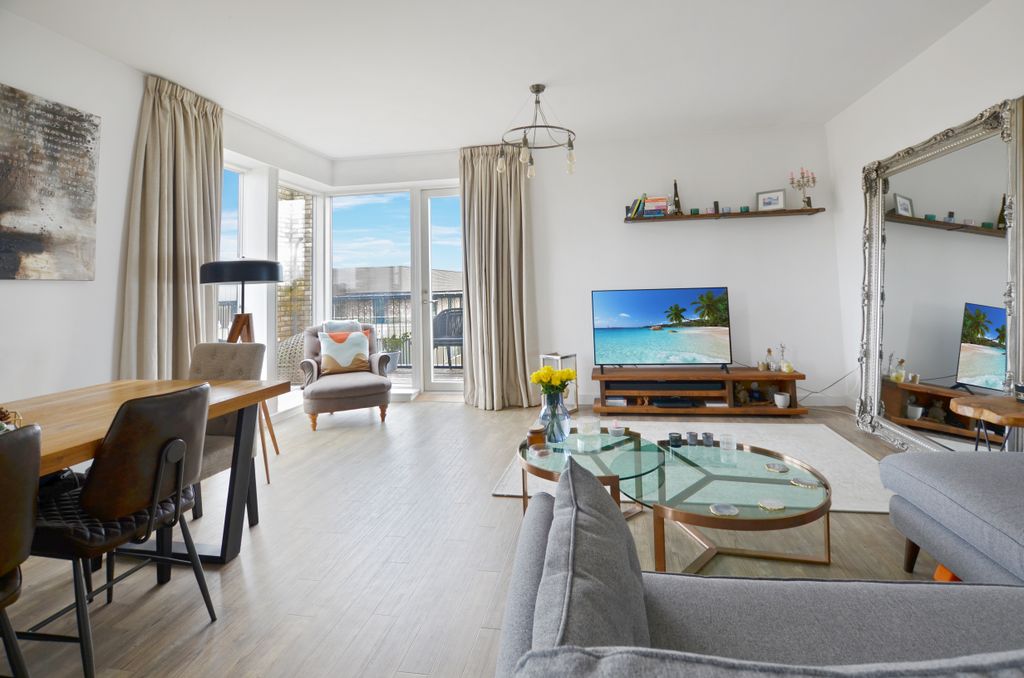 Property photo 3 of 11