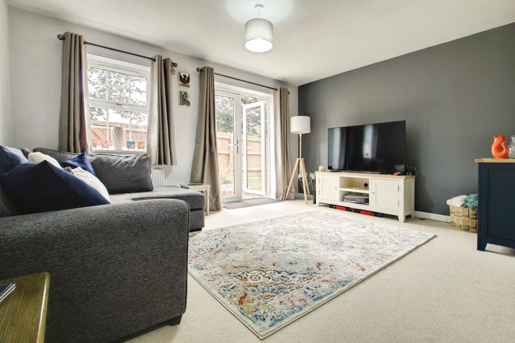 Property photo 2 of 9