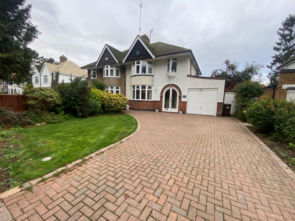 Property photo 1 of 12 Photo 6