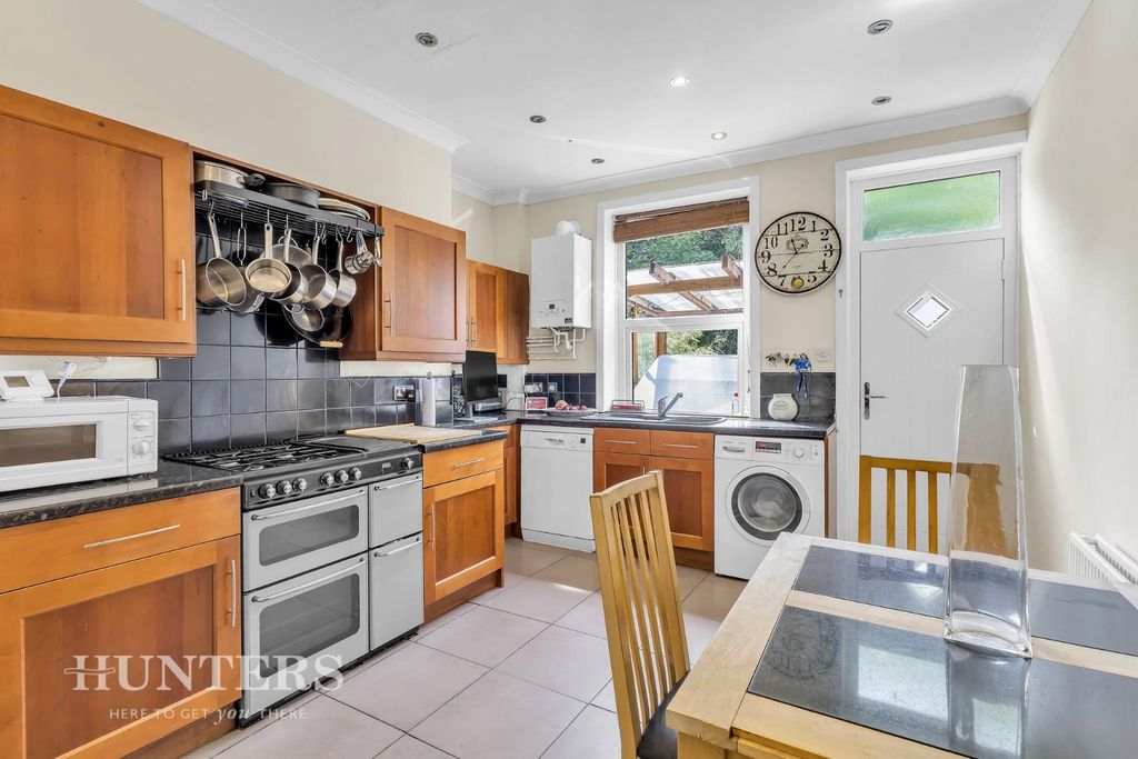 Property photo 3 of 19 Dining Kitchen