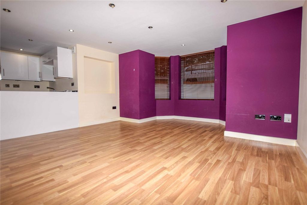 Property photo 3 of 10 Picture No. 05