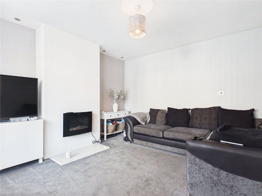 Property photo 3 of 19 Picture No. 02