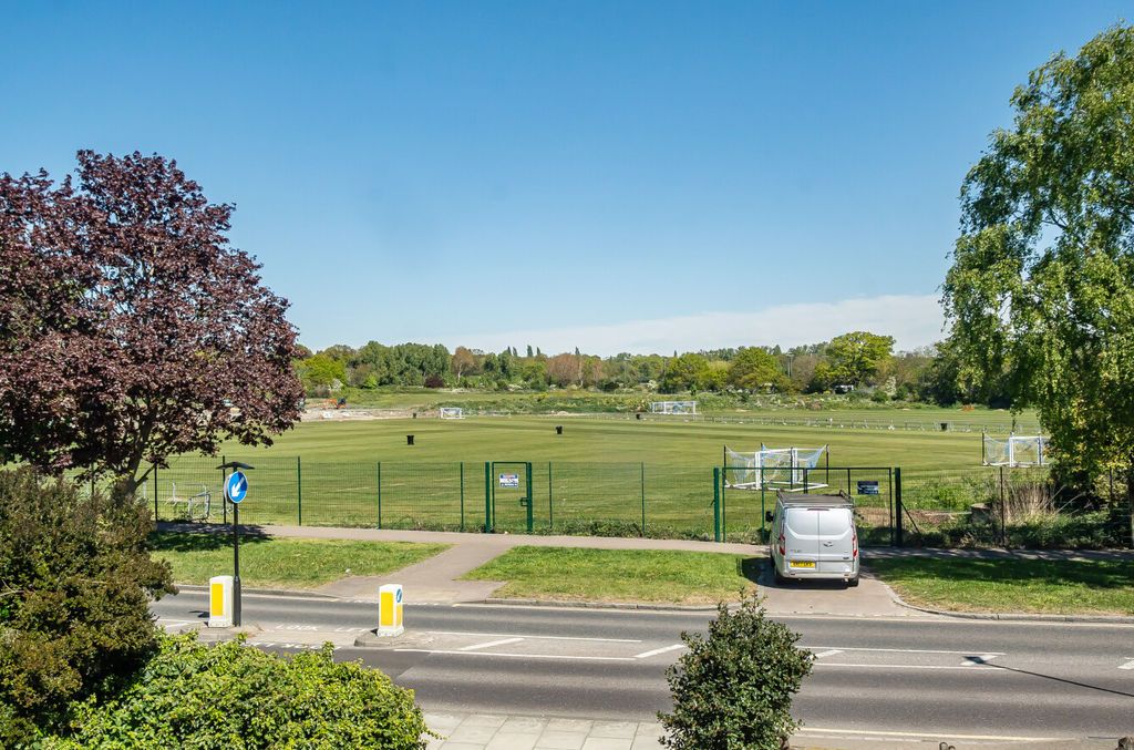 Property photo 2 of 16 Outlook To The Front