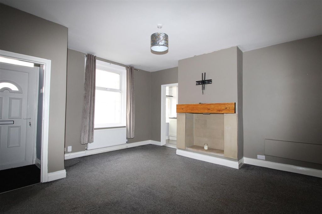 Property photo 3 of 11
