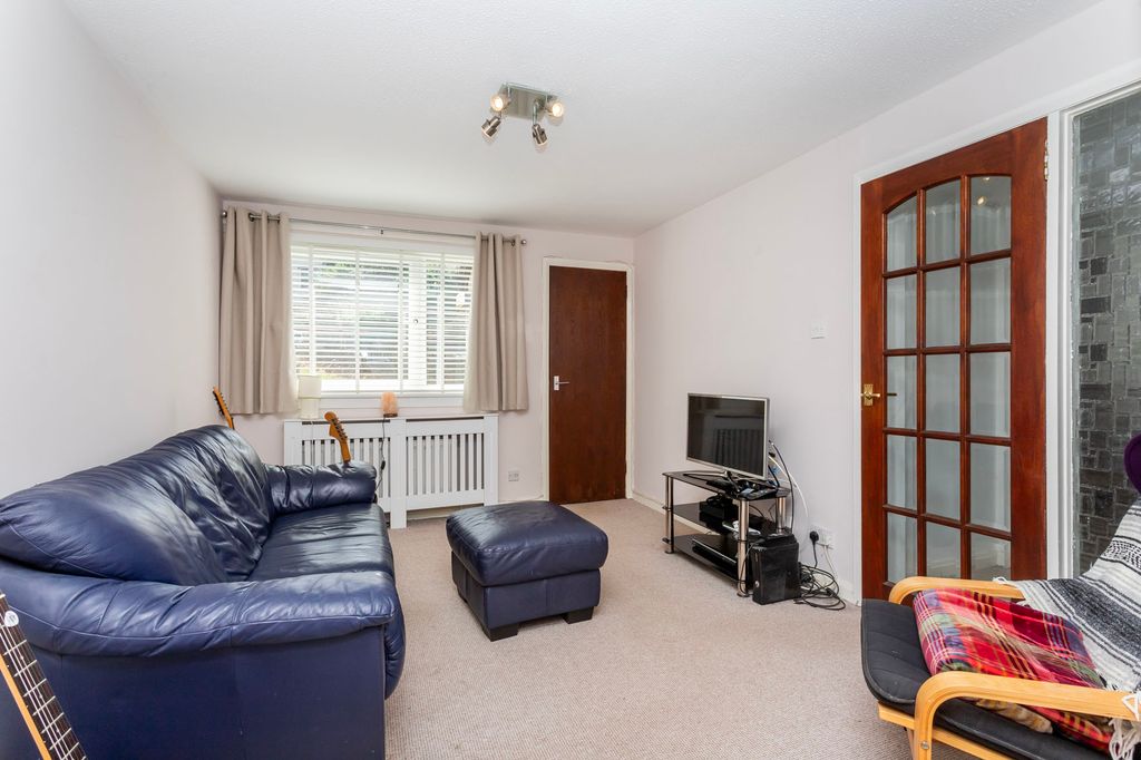 Property photo 2 of 8