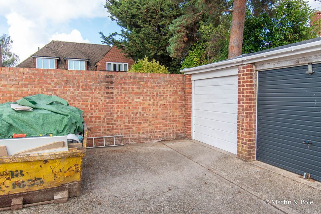 Property photo 1 of 4