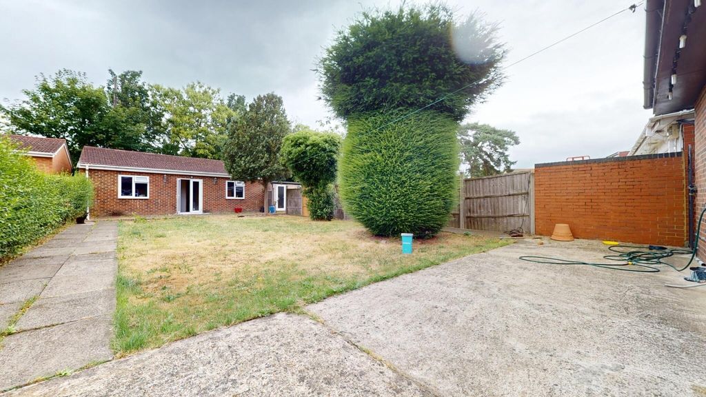 Property photo 3 of 15 A Spacious And Well-Maintained Garden Area Featuri...