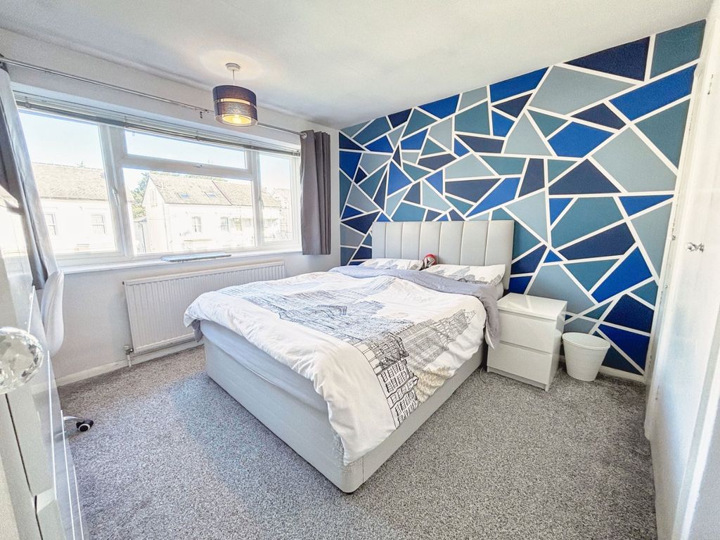 Property photo 3 of 6 Picture No. 02