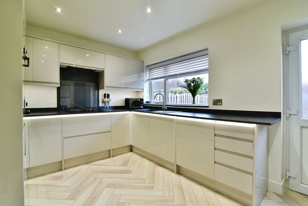 Property photo 2 of 17 Pbox-Img.Jpg