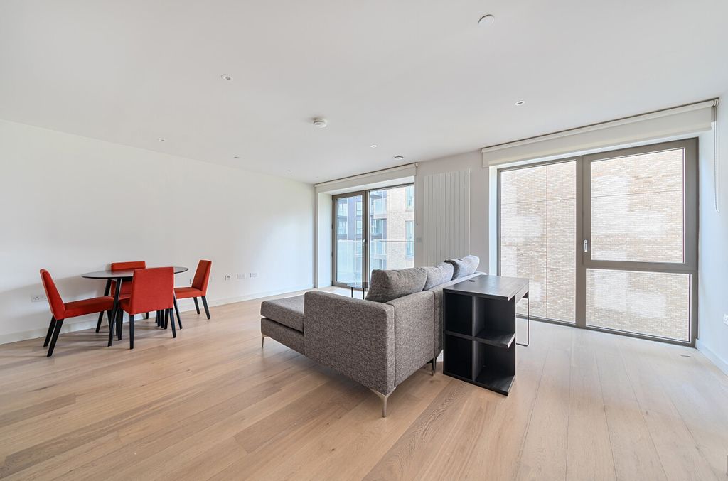 Property photo 3 of 26 1333878-10-6895d9...