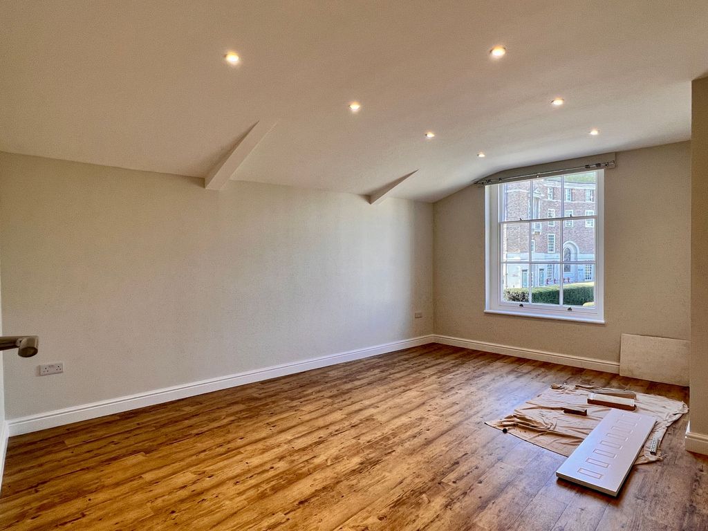 Property photo 3 of 16 Living Room