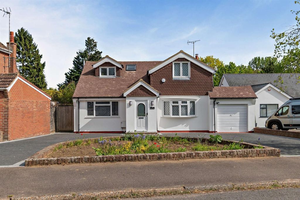 Property photo 1 of 26 8689986-Exterior13-800.Jpg