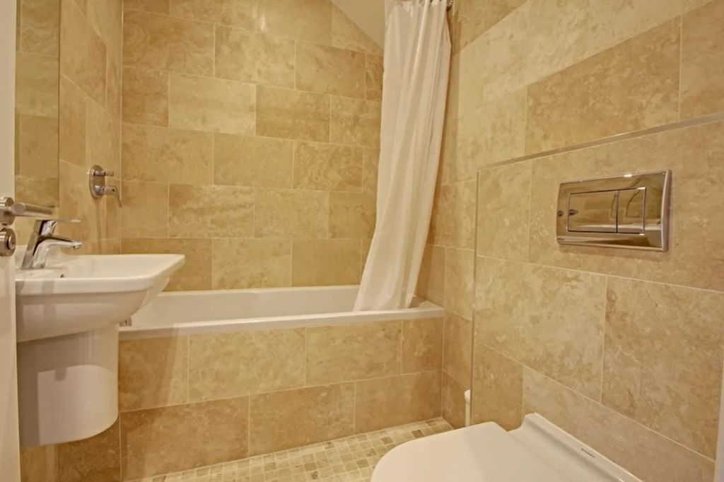 Property photo 3 of 7 Ewemove Harrogate Bathroom