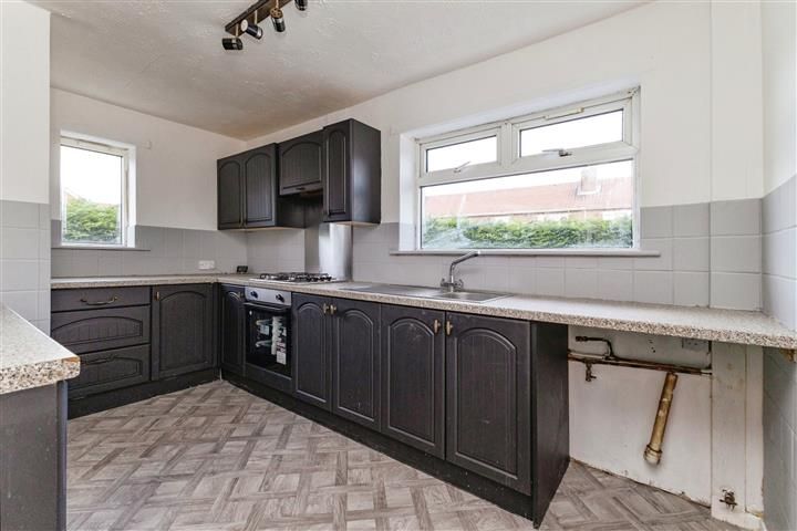 Property photo 2 of 7 Kitchen