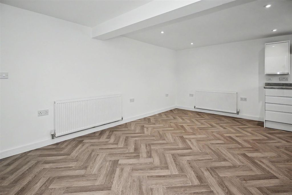 Property photo 3 of 16 Img_4989.Jpg