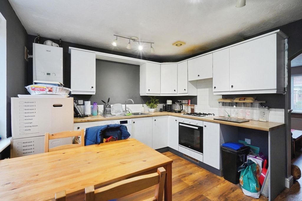 Property photo 2 of 16 Pbox-Img.Jpg