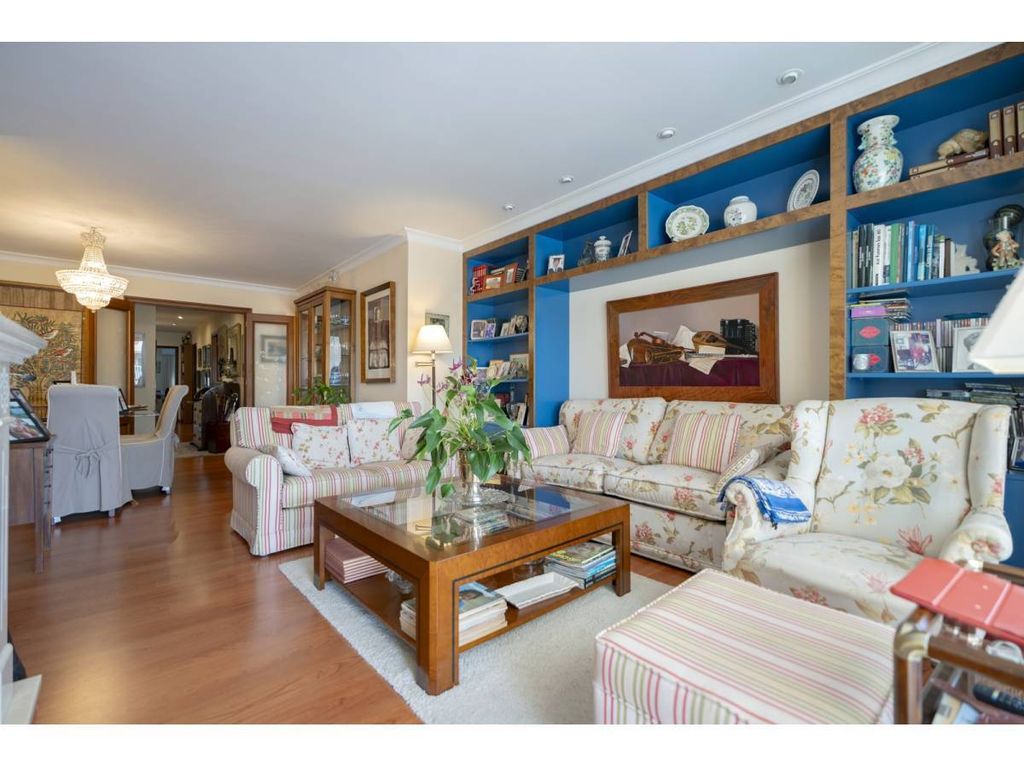 Property photo 2 of 30